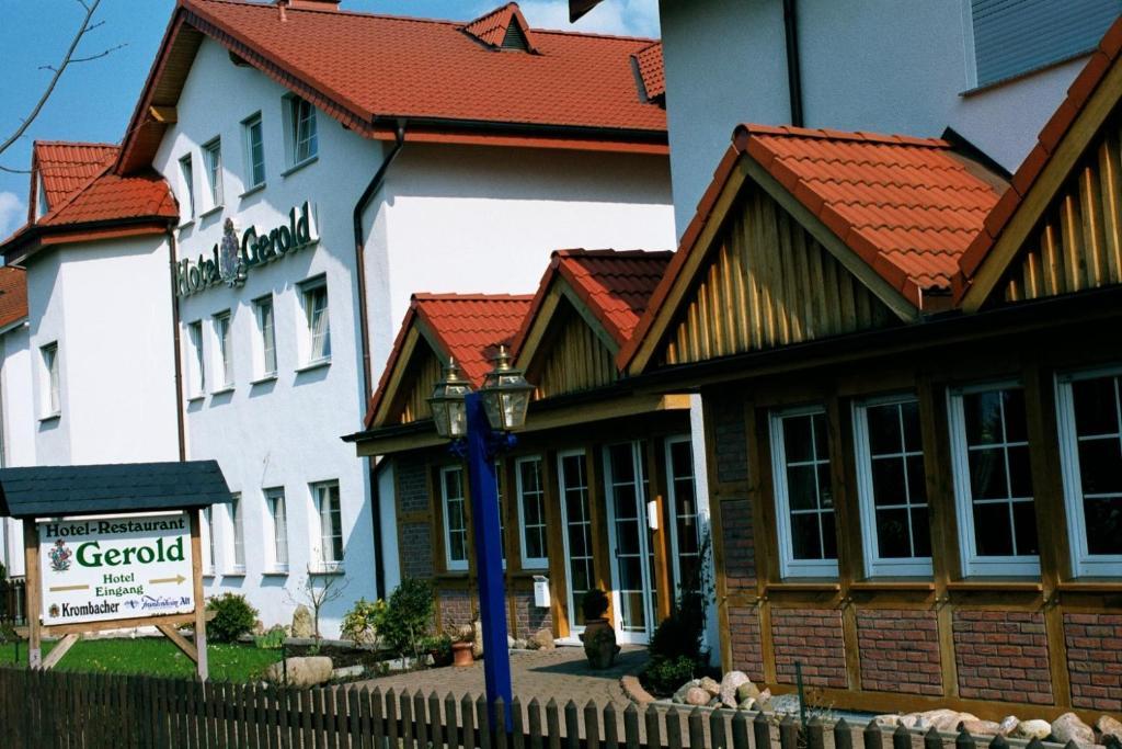 Hotel-Restaurant Gerold Paderborn Exterior photo